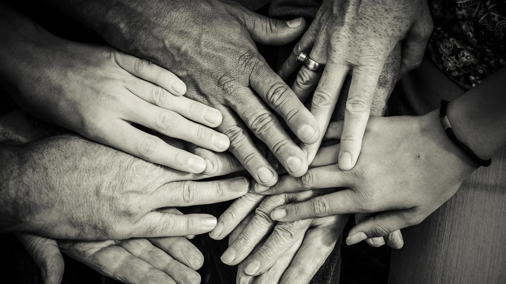 Hypno Yera: Een familieopstelling geeft inzicht in onbewuste familiedynamieken en helpt je verder!
