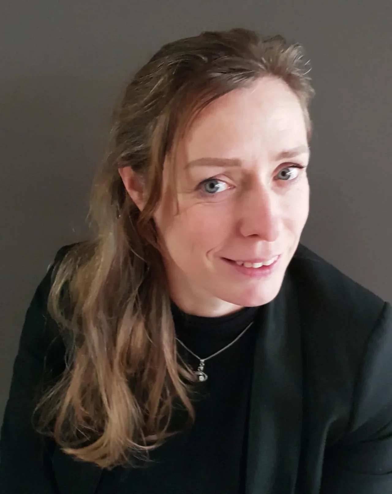 Annouska Arens - psychosociaal en lichaamsgericht hypnotherapeut 